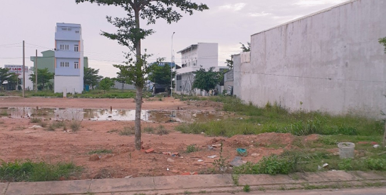 VIB Thanh Lý 2 Lô Góc ,18 Lô Đất Thổ Cư ,SHR, giá 860 triệu/nền