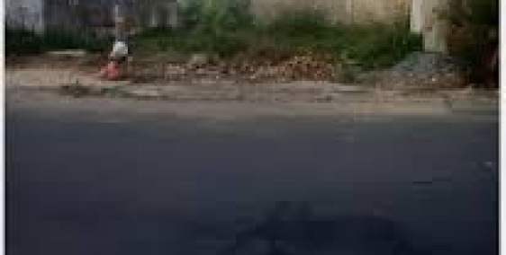 Cần bán lô đất Nguyễn Hữu Trí, thị trấn Tân Túc, SHR , 90m2 / 850TR