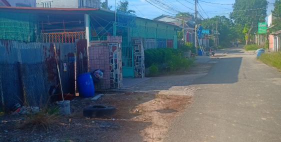 Bán gấp miếng đất 222m2 thổ cư MT trần thị ngần,thị trấn củ chi,giá 2,8 tỷ,