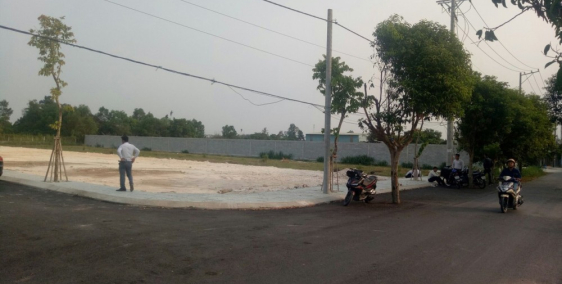 Bán 4 miếng đất MT đường Lê Minh NHựt, từ Ngã 4 Quán Đôi vào thẳng 300m là tới đ