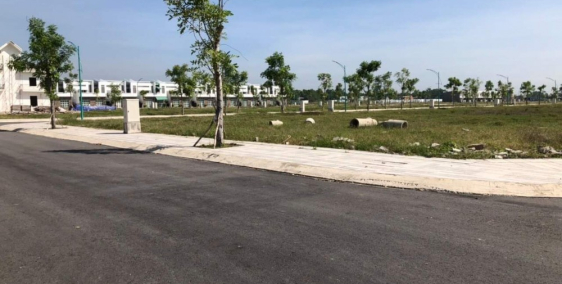 Đất nền mặt tiền khu vực Hóc Môn