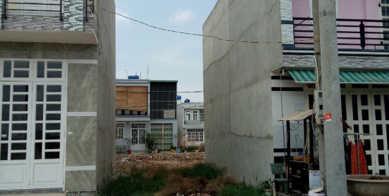 ĐẤT ĐỐI DIỆN CHỢ ĐẦU MỐI XUYÊN Á HOCMON 100M2 GIÁ 1,7 TỶ SHR LH 0938925326