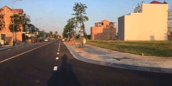 Đất mặt tiền đường Nguyễn Hữu Thọ, TT Nhà Bè