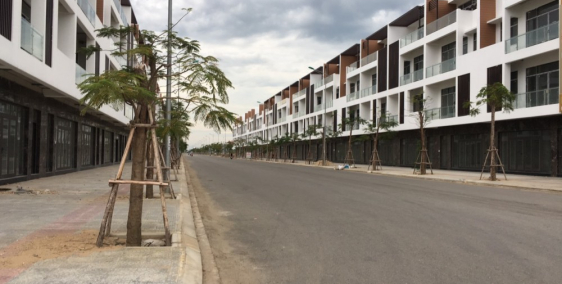 Bán đất điện âm tay trái Nam Hòa Xuân đối diện công viên và sát cầu Trung Lương