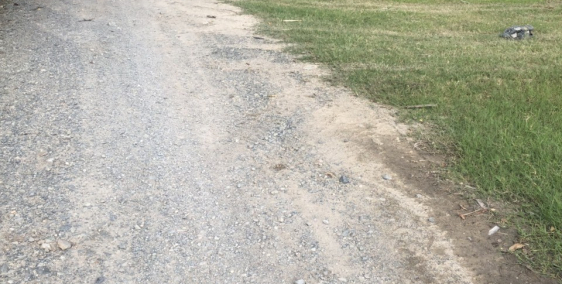 tôi cần bán lô đất hai mặt tiền phú đông đường xe hơi cách phà cát lái 4km