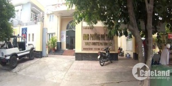 Cần bán gấp lô đất mặt tiền đường Phú Thuận, Quận 7