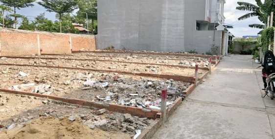 Bán gấp lô đất tiện xây mới hẻm 1135 Huỳnh Tấn Phát quận 7.