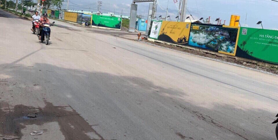 Lô góc hia mặt tiền đường 4 Nguyễn Xiển, Long Thạnh Mỹ, Quận 9, Tp HCM