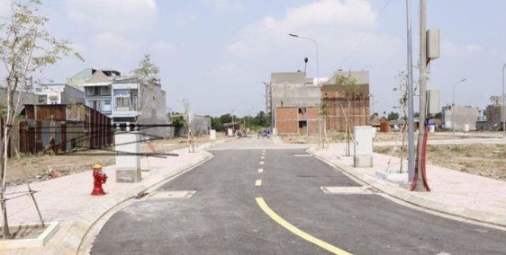 CẦN TIỀN NÊN BÁN GẤP ĐẤT MT QL13, SHR, GPXD TỰ DO