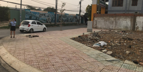 cần bán gấp 2 lô đất 80m2 giá 700tr/nền đất thổ cư công chứng ngay liền kề VSIP1