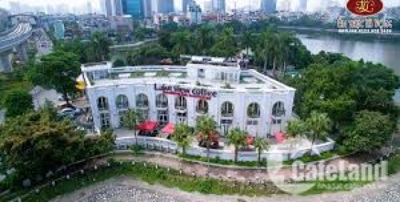 Cho thuê nhà làm nhà hàng mặt phố Hoàng Cầu: 110m2, MT 5,5m.