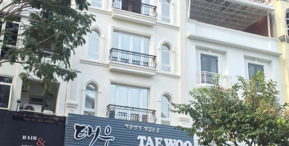 Cho thuê khách sạn 11 phòng khu Hưng Phước mé chung cư Sky Garden, PMH