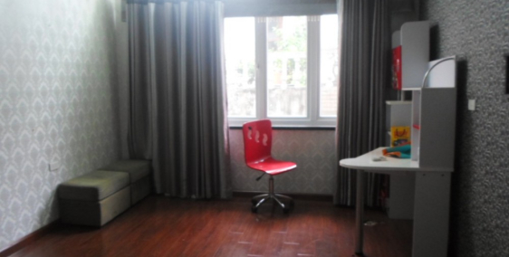 Cho thuê nhà phố Trần Vĩ 15tr/tháng văn phòng , quần áo, hang ăn, spa , nail