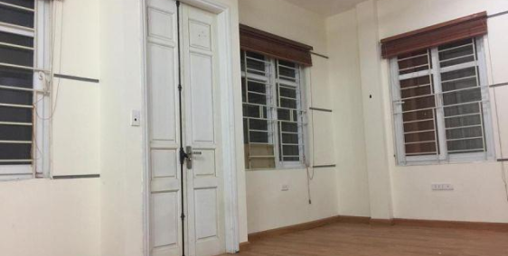 Cho thuê nhà Chùa Láng, 80m x5 tầng, mặt tiền 8m, 39tr/th