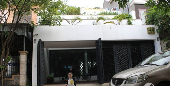 Cho thuê gấp nhà siêu phẩm mặt phố Chùa Láng mặt tiền 6m