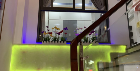 Cho thuê nhà 3 tầng mặt tiền Trương Chí Cương, giá thuê: 20 triệu/tháng, hướng t