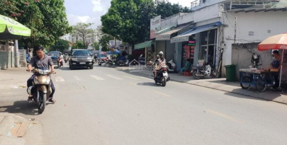 Cho thuê nhà đất 850m2 2MT Xa Lộ Hà Nội, P. Thảo Điền, Quận 2, ngay cạch Vincom