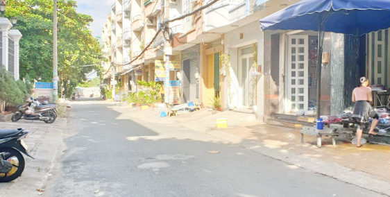 Cho thuê nhà mặt tiền 2 lầu đường Bông Sao Phường 5 Quận 8