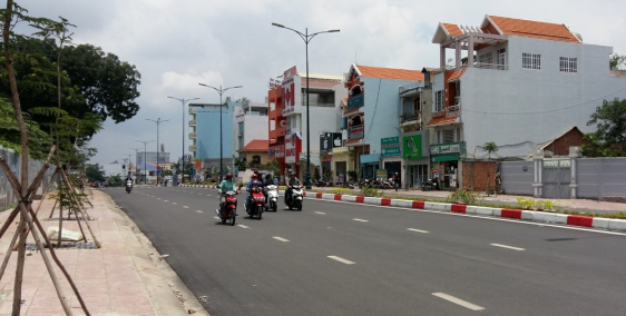 Cho thuê nhà MT Lê Văn Việt, 5x20, 1 trệt 4 lầu, 7 phòng