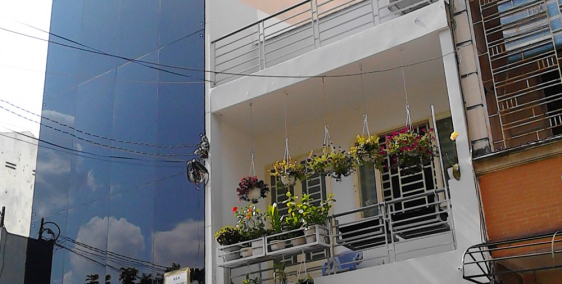 Cho thuê MT ngang 17m Lê Văn Sỹ, Phường 1, Quận TB, DT 17x40m. Giá: 370 triệu/th