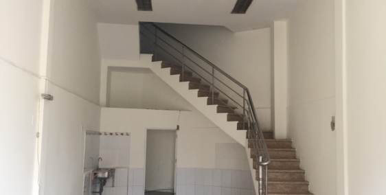 Cho thuê nhà MT đường Âu Cơ, P.9, Q.TB, DT 5.3x12.8m, trệt, 2L , Giá 38tr