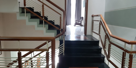 Cho thuê nhà 3T đường Mỹ Khê gần Võ Văn Kiệt,Đà Nẵng 6 PN,full nội thất 35 tr/ t