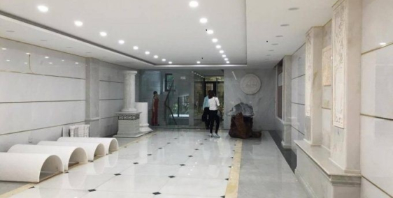 Cho thuê văn  phòng làm việc tự do không lo vê giá, diên tích 160