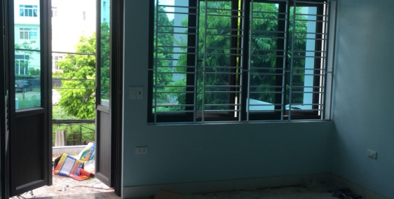 CHO THUÊ NHÀ 3 TẦNG TRÊN ĐƯỜNG PHAN CHU TRINH, 100M2, 15TR . LH: 0986454393