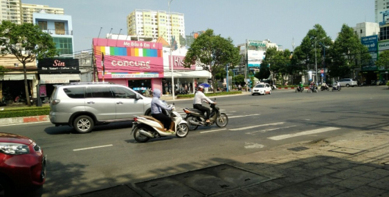 Cho thuê căn góc ngay vòng xoay vũng tàu,  140m2, vị trí đẹp