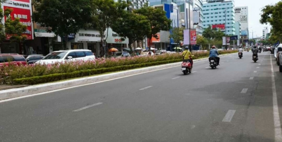 cho thuê nhà 4 tầng mặt tiền nguyễn văn linh mở shop kinh doanh mở văn phòng rất