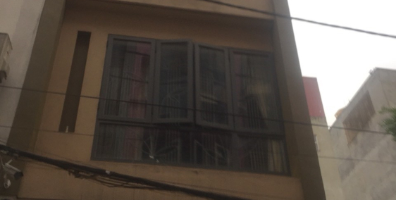 Cho thuê nhà ngõ 45 đồng me 53m2 x 4,5 tầng full nội thất, oto đỗ cửa