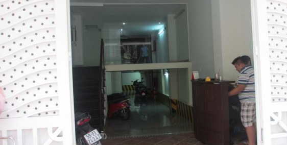 Văn phòng đẹp, giá siêu rẻ đường Lý Chính Thắng,Q.3, DT 35m2-8tr/tháng.