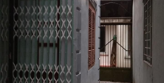 Bán gấp căn hộ tập thể T3 chùa Bộc 2.1 tỷ, 70m2. ở được luôn.