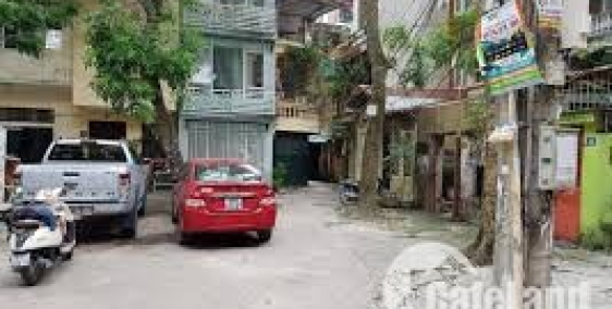 Bán căn hộ tập thể mặt phố Núi Trúc: 7,5 tỷ, 50m2, hiện KD rất tốt