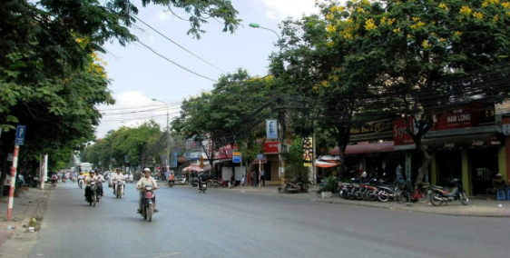 Bán nhà mặt phố Quán Thánh 50m2 lô góc 10m mặt tiền. Giá 25,9 Tỷ