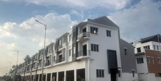 Bán căn nhà mặt tiền sông tại KCN Bình Dương, liên hệ: 0988.1999.35