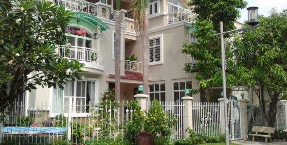 Bán nhà Mặt tiền D1, Phường 25, Q.Bình Thạnh, DT: 4x20m, 3 lầu