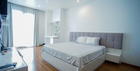 Chính chủ cần bán gấp căn hộ 2 phòng ngủ Pearl Plaza