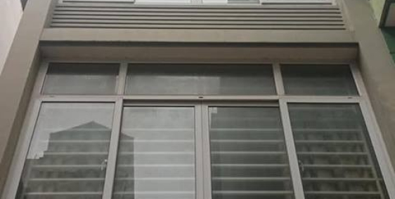 Bán nhà ô tô, KD, VP, phố Trần Quốc Hoàn, Cầu Giấy 42m2 6T 7.9 tỷ.LH 0913978689.