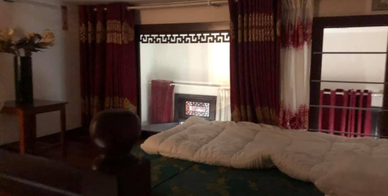 Chung cư Discovery complex - 302 Cầu Giấy 5.7 tỷ, DT 185m2.  - Vị trí: 302 Cầu G