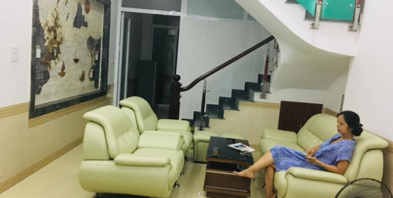 Bán nhà ngõ 77 Lạc Trung đẹp: 2.5 tỷ, 30mx5T, NT cơ bản