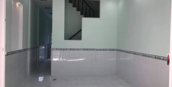 Bán nhà ngay chợ Hưng Long - Sổ hồng riêng - sang tên trong ngày