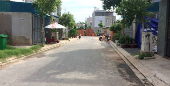 Bán gấp lô đất 100 m2, giá 1,4 tỷ , trong hẻm lý thường kiệt 6 m,hóc môn