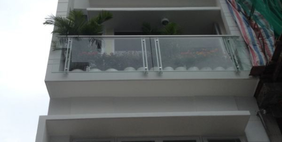 Nhà MT Lý Chính Thắng, P7, Q.3, DT: 4x15m, Xây 3 lầu, Giá 17.5 tỷ