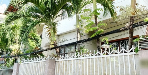 Bán gấp biệt thự 3 lầu góc 2 mặt tiền hẻm xe hơi Lý Phục Man, P. BT, Q7