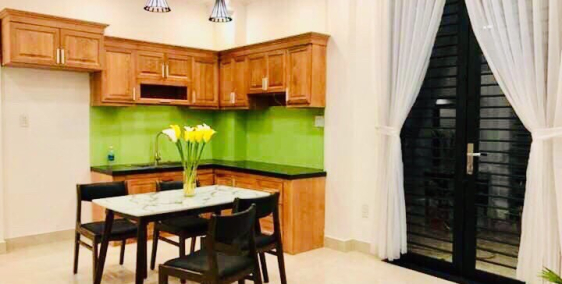 Nhà mặt tiền Phùng Văn Cung, 205m2, giá chỉ 12t9 có thang máy