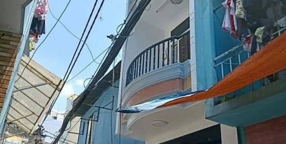 Nhà bán Tân Bình. Đẹp,Mới,Rẻ 40m2.HXH Chính chủ