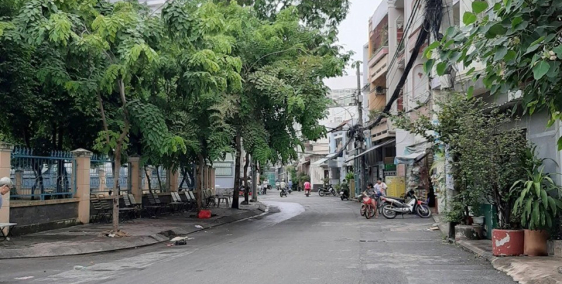 Bán nhà 2 mặt tiền trước sau lũy bán ích phường phú trung-tân phú, giá 22 tỷ.