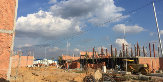 Cần bán nhà liên kê 1 trệt 1 lầu đường Tân Phước Khánh 07, Bình dương, DT: 4x16m