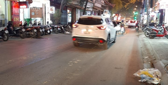 Bán nhà mặt phố Nguyễn Tuân, Kinh Doanh, Thanh Xuân. DT: 45m2, MT 4m, Giá 9.8 tỷ